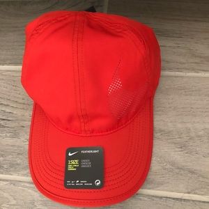 Nike Aerobill Featherlight Hat - Unisex - NEW